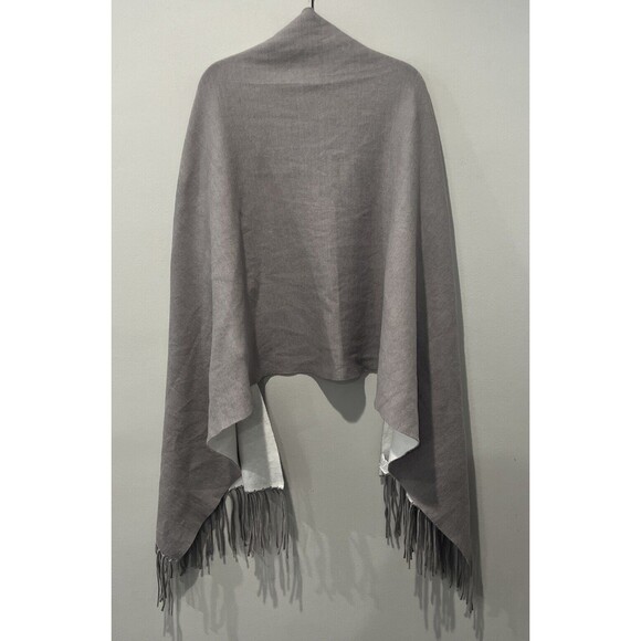 Mer Sea Travel Wrap One Size Sweater Fringe Gray Ivory Shawl Fitted Sleeve - Picture 2 of 8